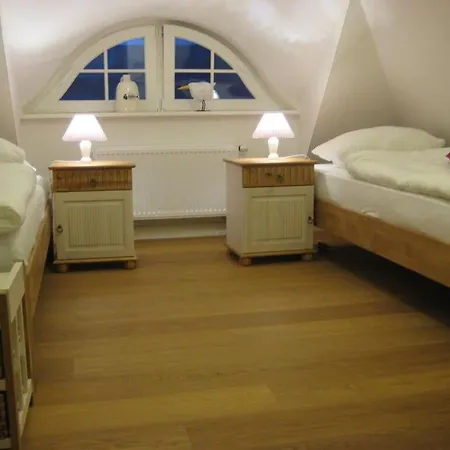 House Pella Modern Retreat *