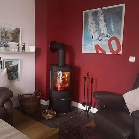 House Pella Modern Retreat *