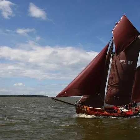 House Pella Modern Retreat *