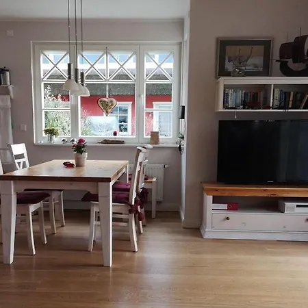 House Pella Modern Retreat